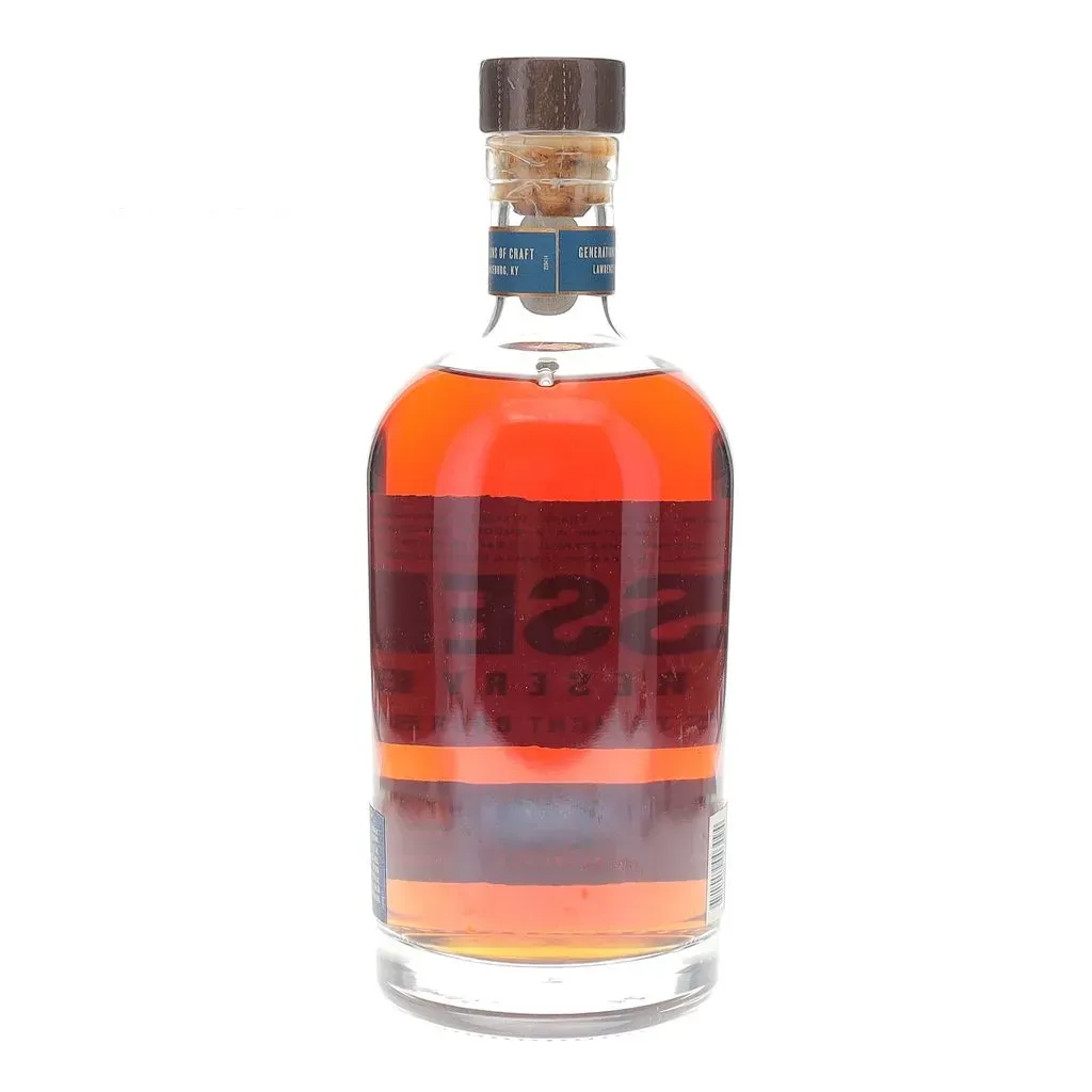 First released in 2021. Russell's Reserve 13 year is a barrel proof expression hand crafted by the Russell family. Batch 1 was a high quality vatting of 135 barrels of 13 year old bourbon and 35 barrels of 19 year old bourbon. Bottled at a barrel proof of 57.4% Abv.