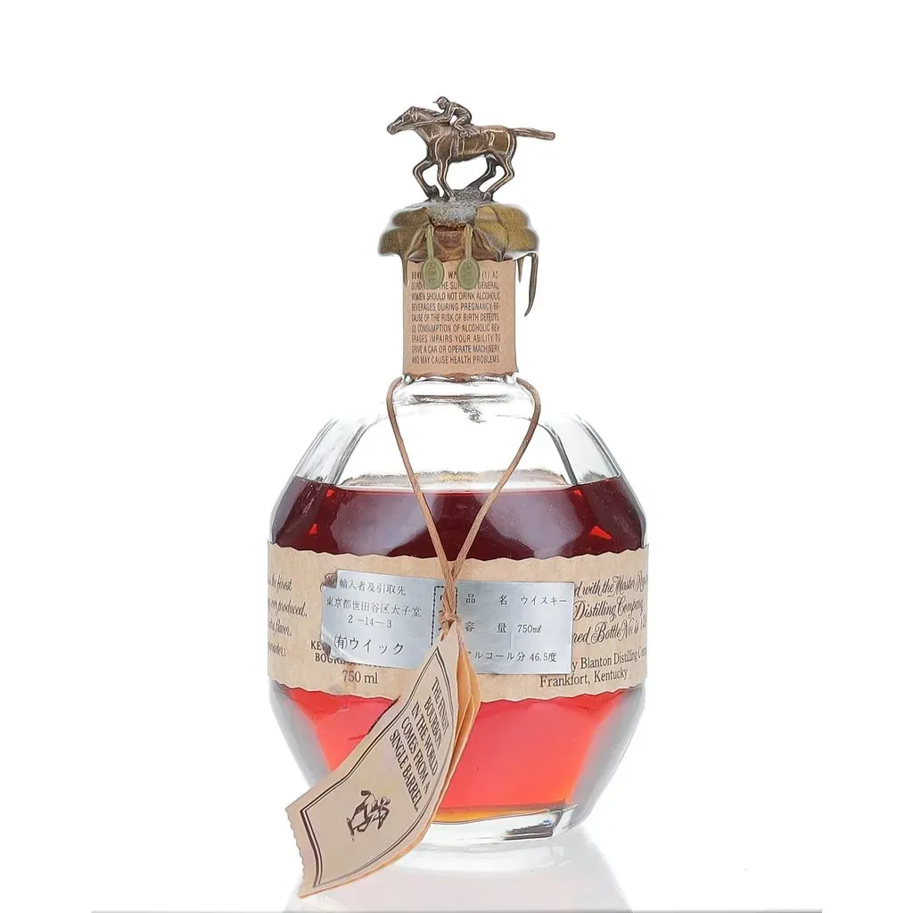 Blanton’s Original was the first bourbon to be bottled from a single barrel back in 1984, revolutionising American whiskey and bringing it back to its former glory. Every batch is unique and the bottling strength of 46.5% helps maintain the authentic character of each barrel.