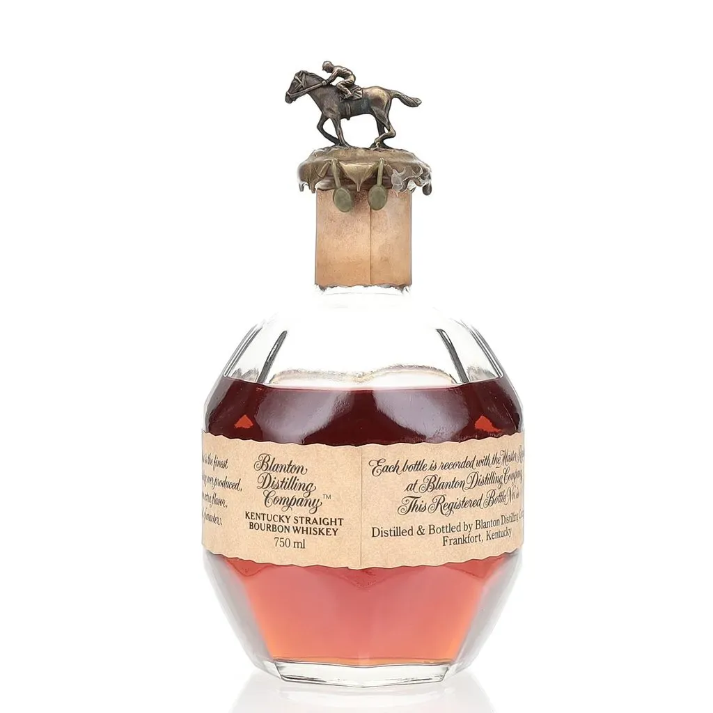 Blanton’s Original was the first bourbon to be bottled from a single barrel back in 1984, revolutionising American whiskey and bringing it back to its former glory. Every batch is unique and the bottling strength of 46.5% helps maintain the authentic character of each barrel.